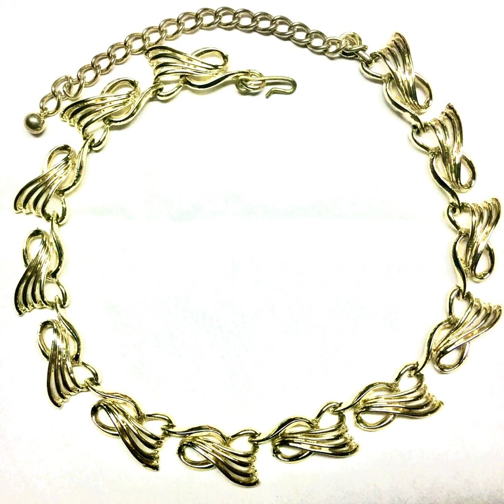 3/$40 VTG Necklace~50s Gold Repeating Filigree Folded Ribbons Station Choker